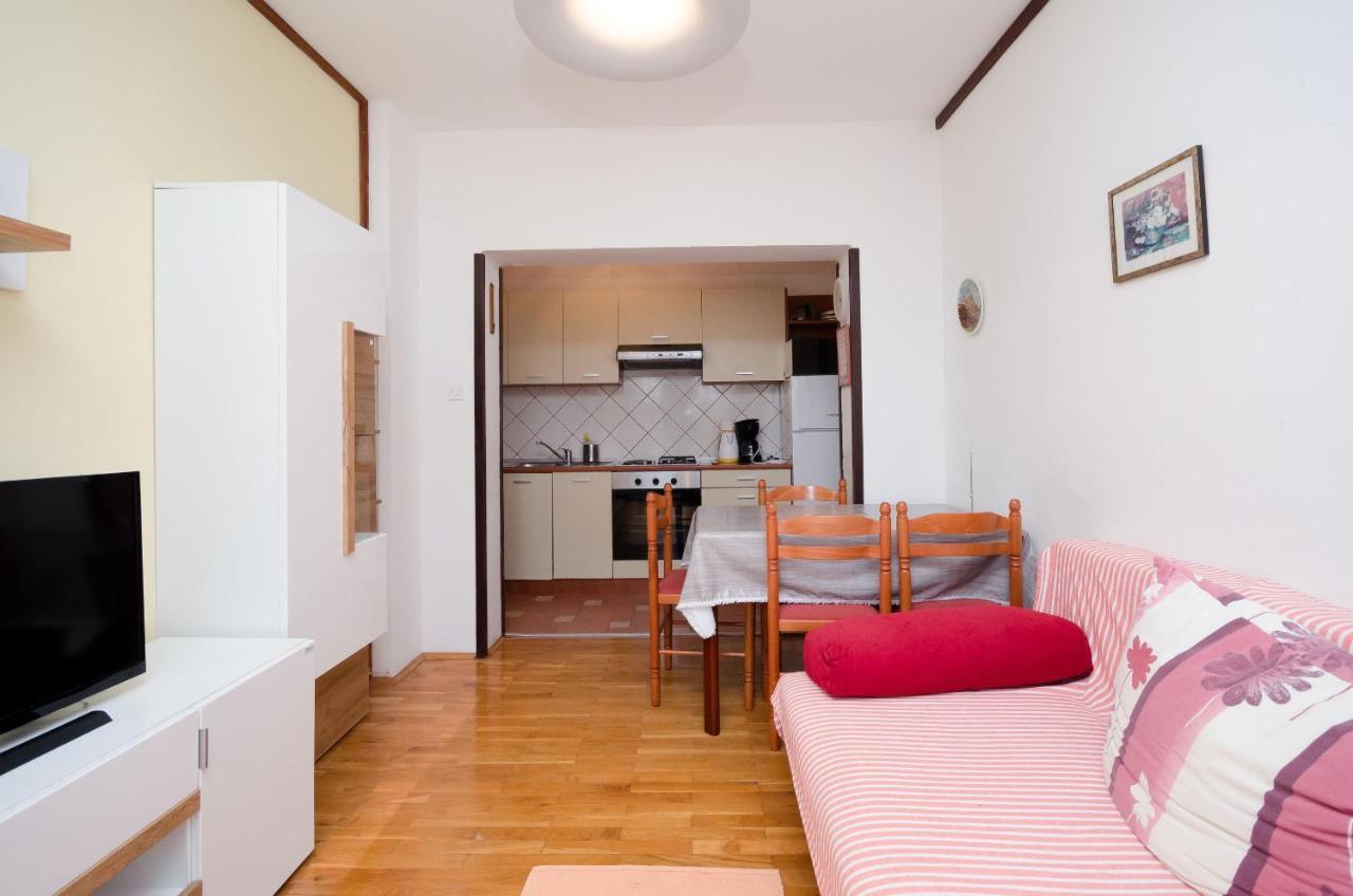 Apartments Ivanka クルク エクステリア 写真